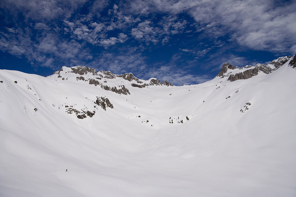 Deux traces de descente dans la combe
