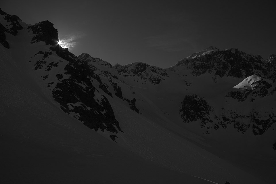 Cach de soleil dans la combe SW du Bec d'Arguille