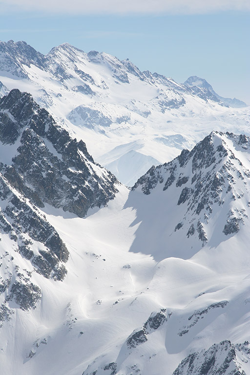Le col de la Combe Madame. Au fond, la Roche de la Muzelle.