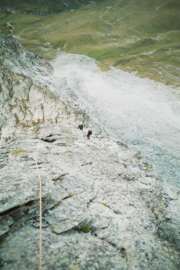 Sur les dalles couches qui font suite au crux