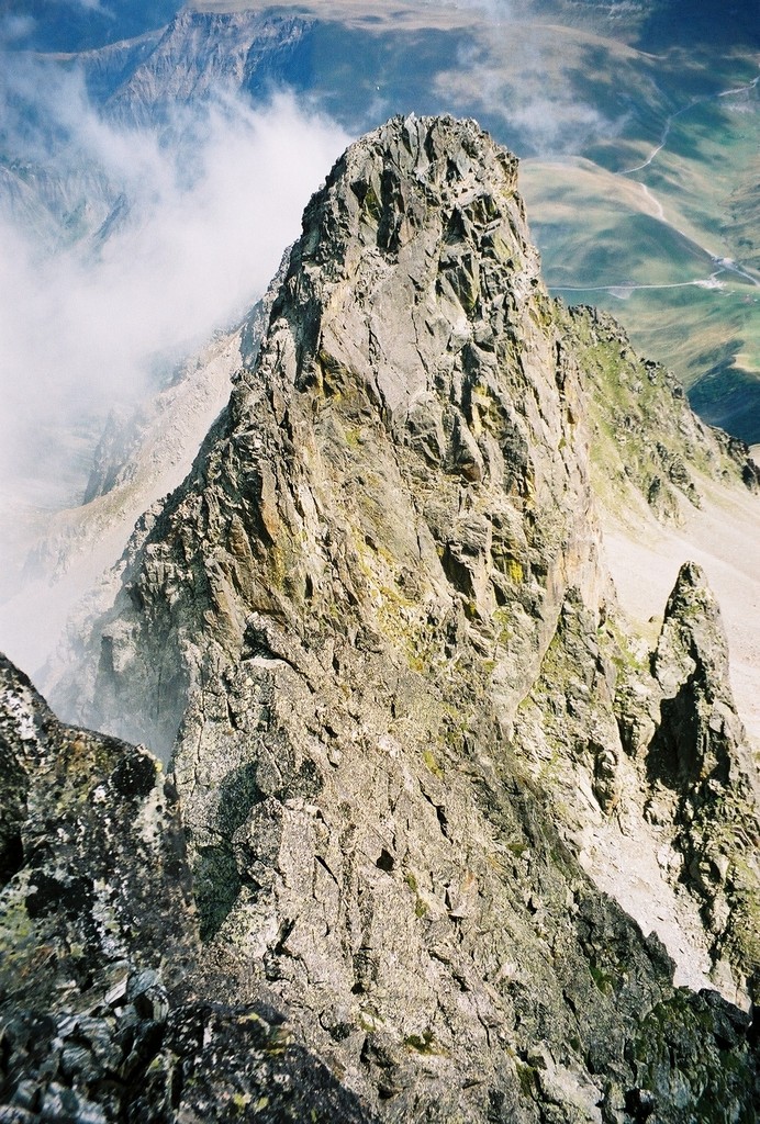 L'enfilade des artes depuis l'aiguille de la Combe