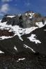 Les huit premires longueurs consistent  remonter le bouclier de dalles en rive gauche du couloir.